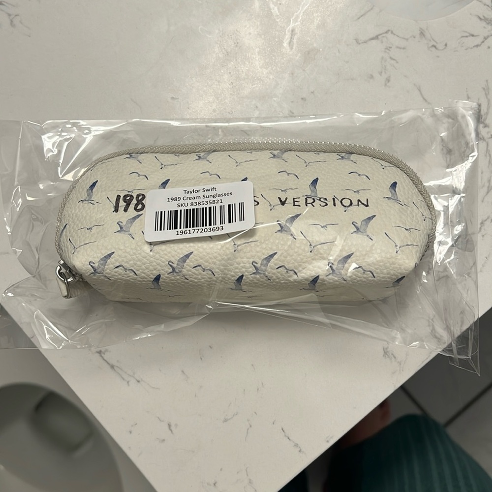 NEW Official Taylor Swift 1989 Taylor's Version Cream Sunglasses and Case